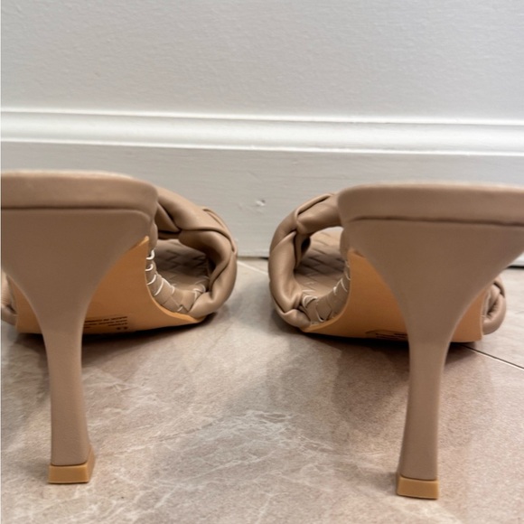 🔥New In ! Fashion Nova Kitten Heels🔥 - Picture 2 of 6